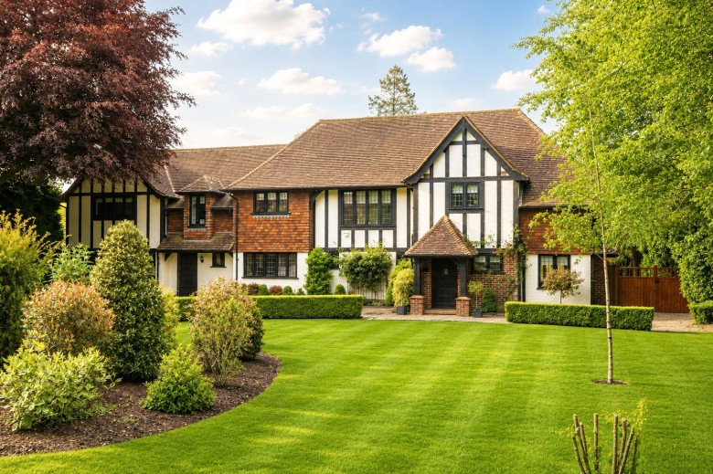 Click the photo for more details of The Warren, East Horsley, Surrey