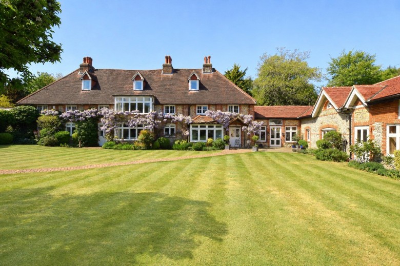 Click the photo for more details of Green Dene, East Horsley, Surrey