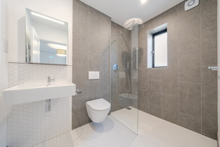 Images for Surrey Gardens, Effingham Junction, Surrey