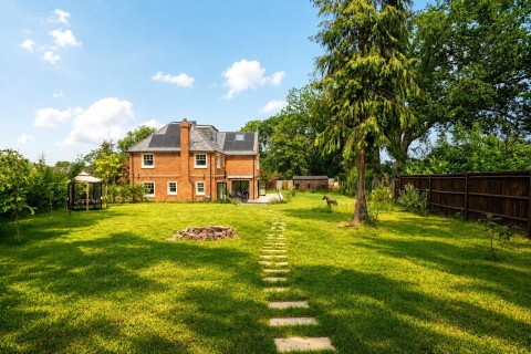 Click the photo for more details of Heath View, East Horsley