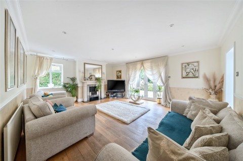 Click the photo for more details of Oaken Lane, Claygate, Esher, KT10