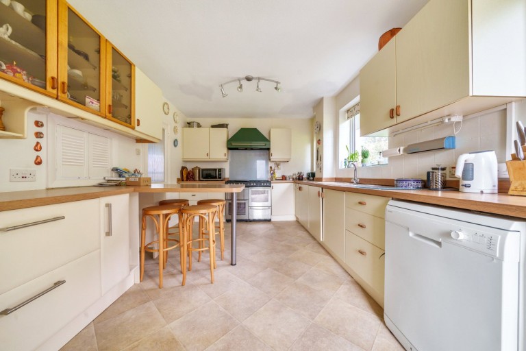 Images for Pelhams Close, Esher, KT10