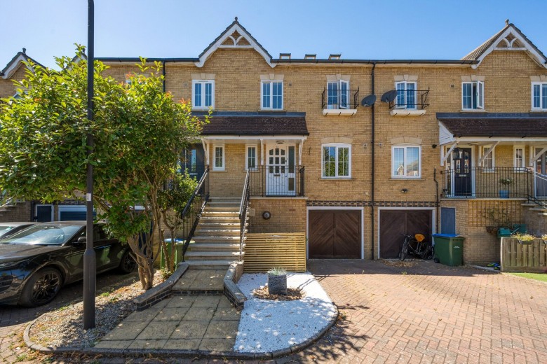 Click the photo for more details of Lynwood Road, Thames Ditton, KT7
