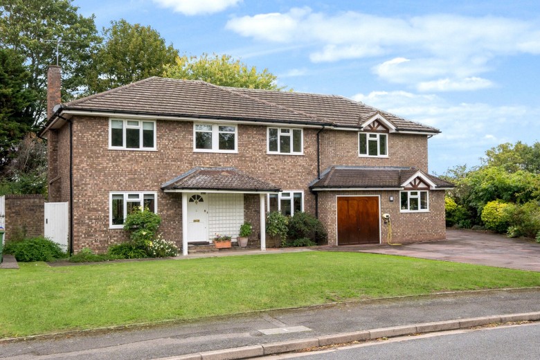 Click the photo for more details of Carrick Gate, Esher, Surrey