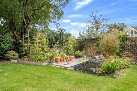 Click the photo for more details of Carrick Gate, Esher, Surrey