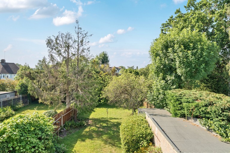 Images for Meadow Close, Hinchley Wood, Surrey