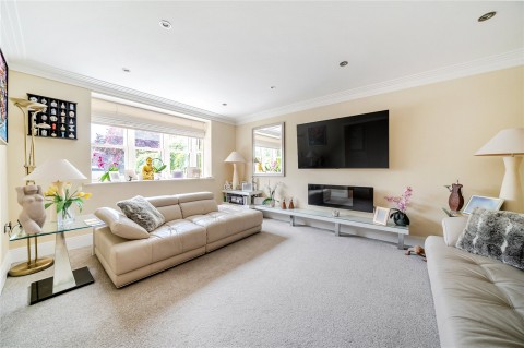Click the photo for more details of Avondale Avenue, Hinchley Wood, Surrey