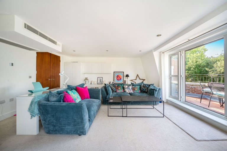 Images for Cheltonian Place, Esher, Surrey