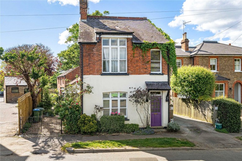 Click the photo for more details of West End Lane, Esher, KT10