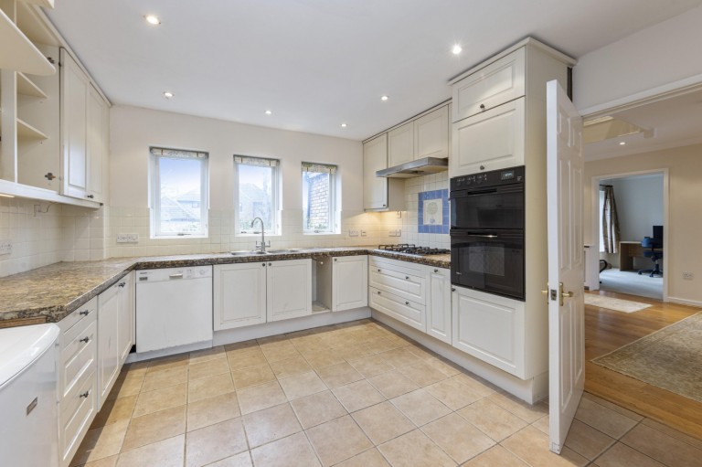 Images for Martineau Close, Esher, KT10