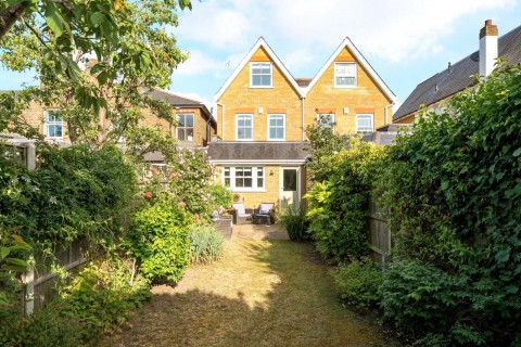 Click the photo for more details of Pemberton Road, East Molesey, Surrey