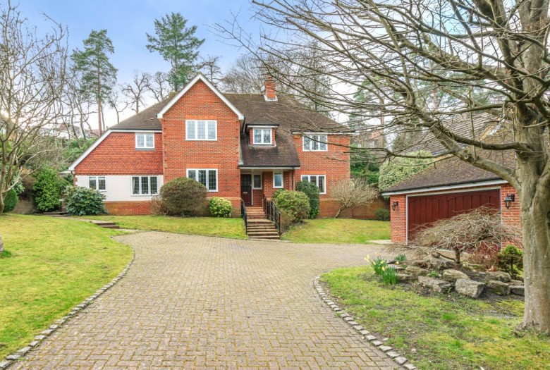 Click the photo for more details of Chatsworth Place, Oxshott, KT22