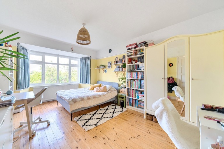 Images for Southmont Road, Esher, Surrey