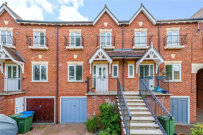 Click the photo for more details of Lynwood Road, Thames Ditton, KT7