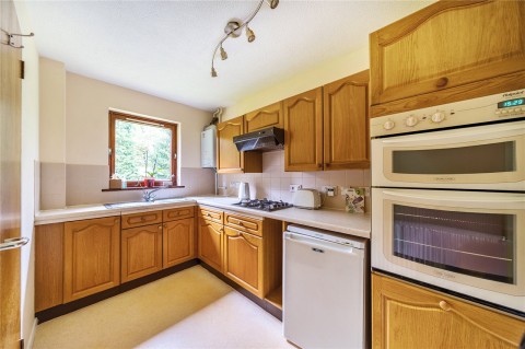 Click the photo for more details of West End Lane, Esher, KT10