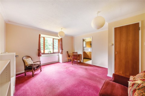 Click the photo for more details of West End Lane, Esher, KT10