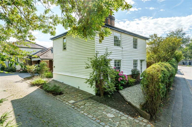 Click the photo for more details of Milbourne Lane, Esher, KT10