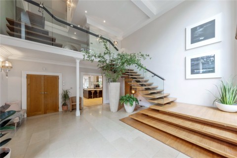 Click the photo for more details of Moles Hill, Oxshott, KT22