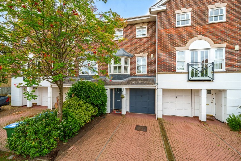 Click the photo for more details of Hayward Road, Thames Ditton, KT7