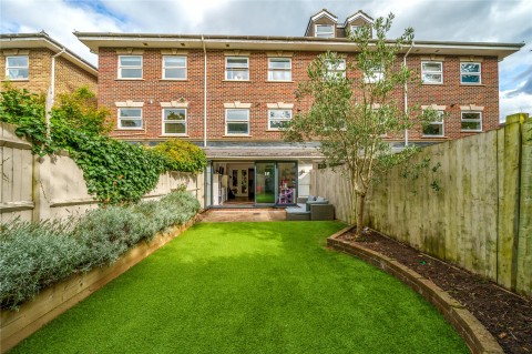 Click the photo for more details of Hayward Road, Thames Ditton, KT7