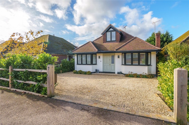 Click the photo for more details of Glenavon Close, Claygate, Esher, KT10
