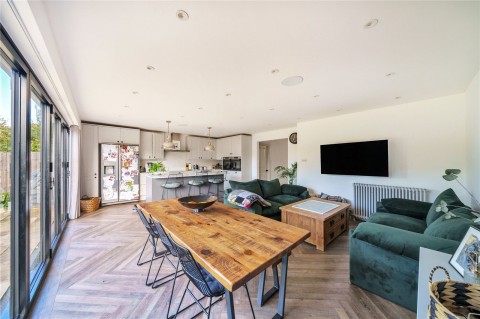 Click the photo for more details of Glenavon Close, Claygate, Esher, KT10