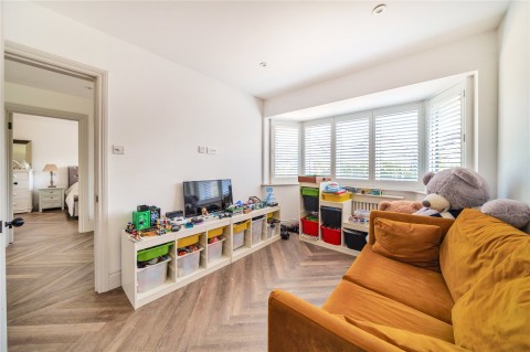 Click the photo for more details of Glenavon Close, Claygate, Esher, KT10