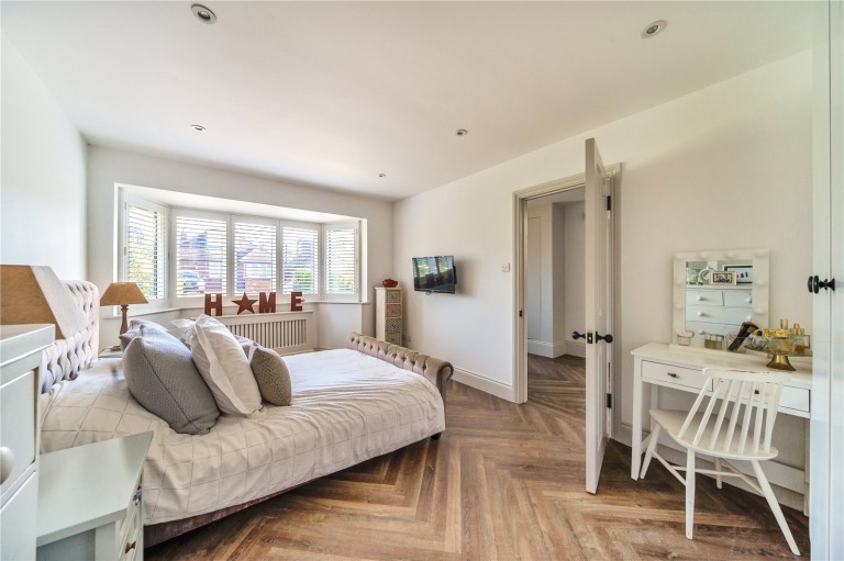 Images for Glenavon Close, Claygate, Esher, KT10