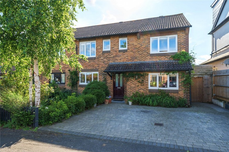 Click the photo for more details of Avern Road, West Molesey, KT8
