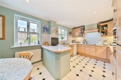 Images for Sandown Gate, Esher, KT10