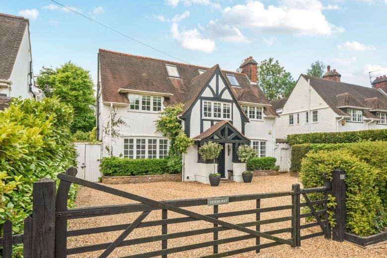 Click the photo for more details of Littleworth Avenue, Esher, KT10