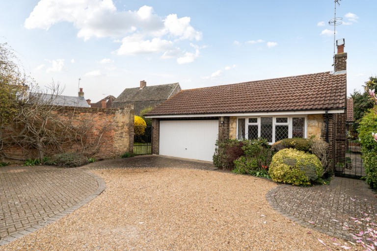 Images for Gainsborough Close, Esher, Surrey