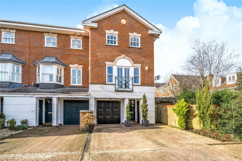 Click the photo for more details of Hayward Road, Thames Ditton, Surrey