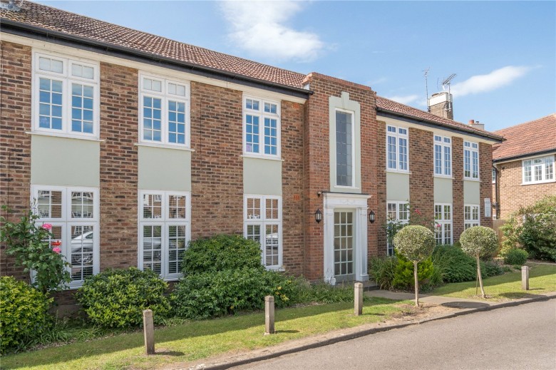 Click the photo for more details of Portsmouth Road, Thames Ditton, Surrey