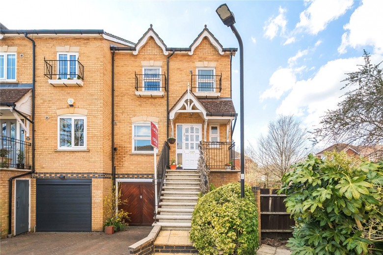 Click the photo for more details of Lynwood Road, Thames Ditton, KT7