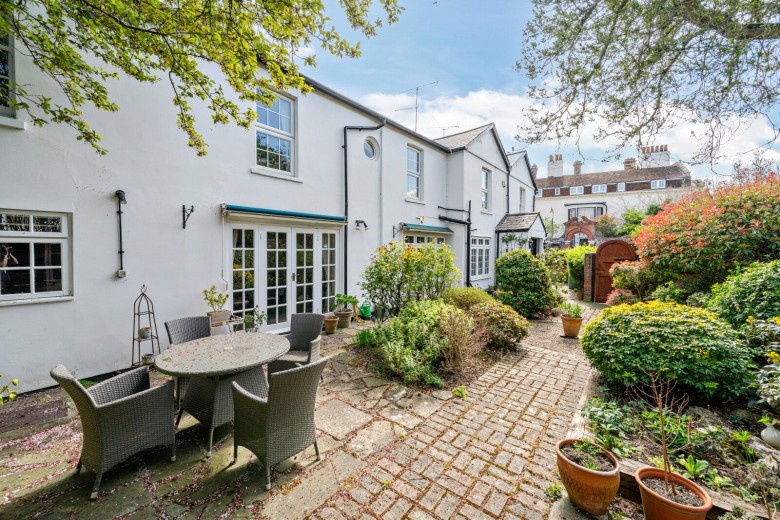 Click the photo for more details of Station Road, Thames Ditton, KT7