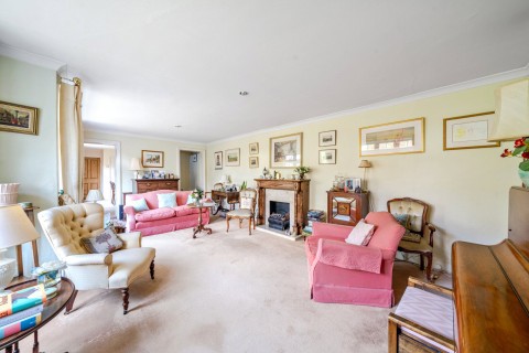 Click the photo for more details of Station Road, Thames Ditton, KT7