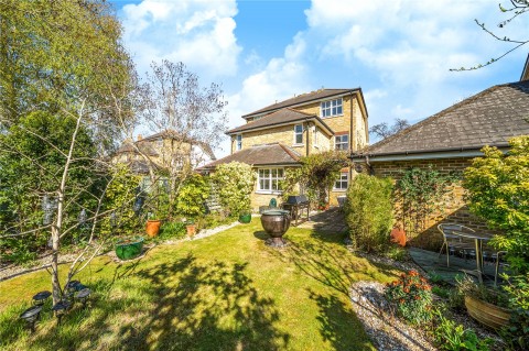 Click the photo for more details of Hayward Road, Thames Ditton, KT7