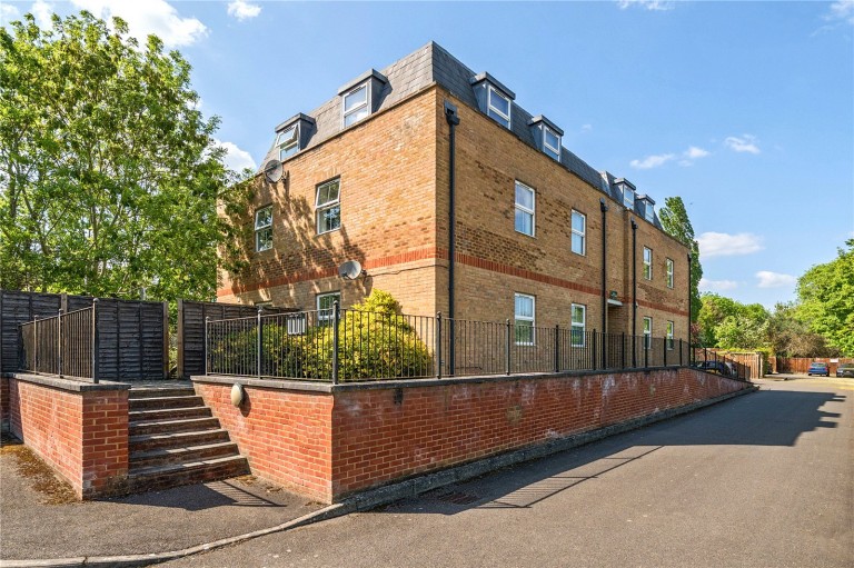 Images for Summer Crossing, Thames Ditton, Surrey