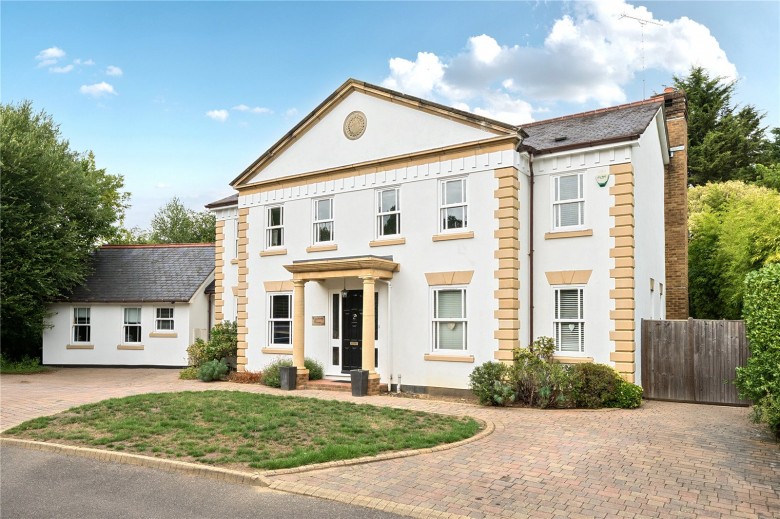 Click the photo for more details of Heatherset Close, Esher, Surrey