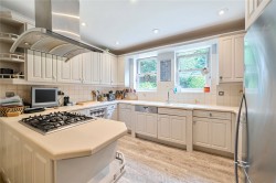 Images for Heatherset Close, Esher, Surrey