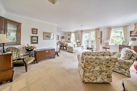 Click the photo for more details of Queens Road, Thames Ditton, Surrey
