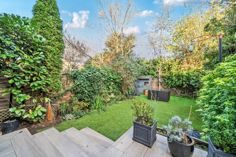 Images for Summer Road, Thames Ditton, Surrey