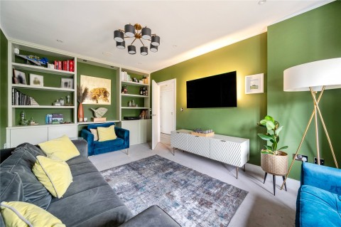 Click the photo for more details of Bridges Avenue, East Molesey, Surrey