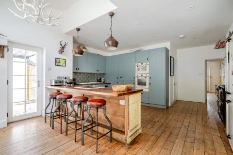 Click the photo for more details of Portsmouth Road, Thames Ditton, Surrey