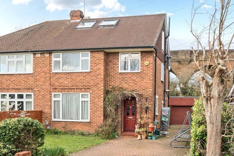 Click the photo for more details of Greenwood Close, Thames Ditton, Surrey