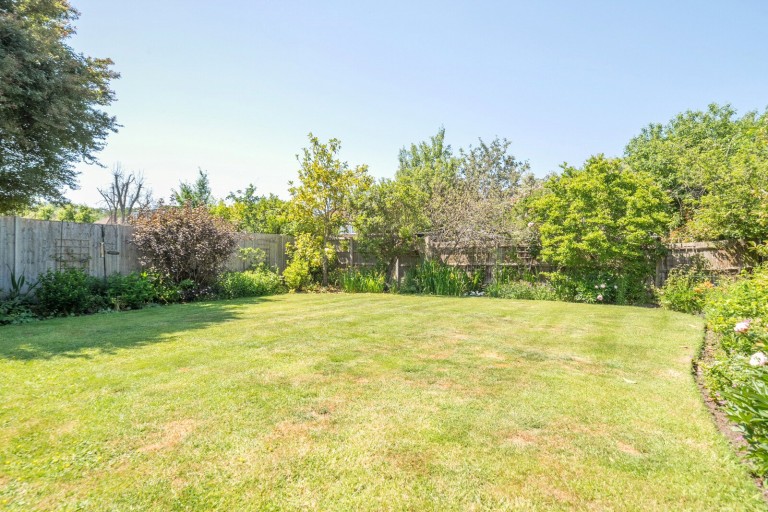 Images for Harefield, Esher, Surrey