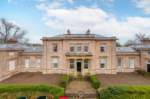 Click the photo for more details of King's Park, Glasgow