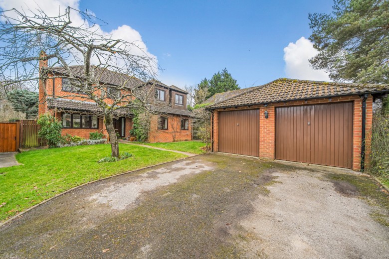 Click the photo for more details of 81 Glaziers Lane, Normandy, GU3