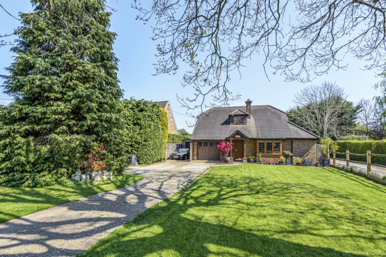 Click the photo for more details of Glaziers Lane, Normandy, Guildford, GU3